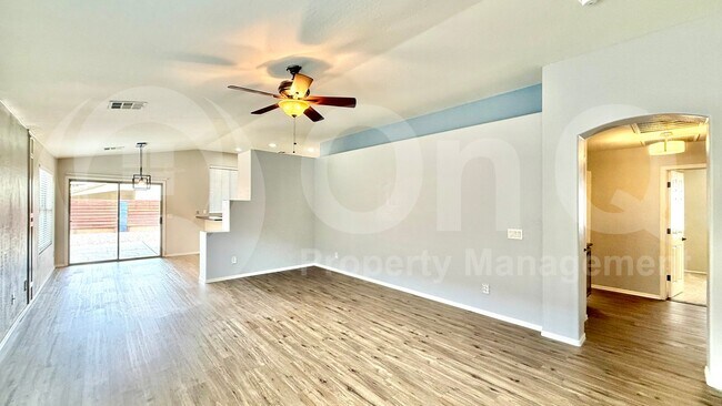 1154 W Oak Tree Ln San Tan Valley, AZ 85143 photo 3