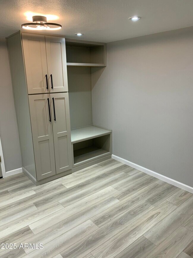 7930 E Camelback Rd Scottsdale, AZ 85251 photo 3