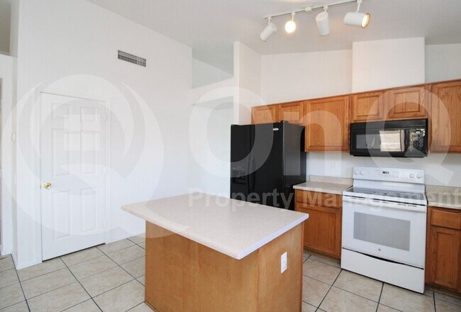 1302 W Kesler Ln Chandler, AZ 85224 photo 4