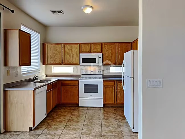 1701 S 113th Dr Avondale, AZ 85323 photo 3