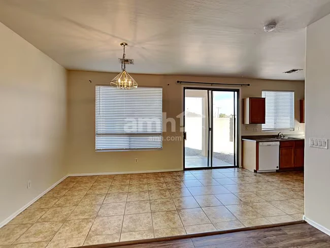 1701 S 113th Dr Avondale, AZ 85323 photo 4