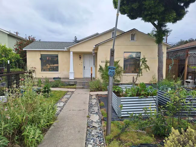 633 Trevethan Ave Santa Cruz, CA 95065 photo 2