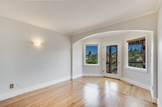 816 Everett Ave Oakland, CA 94602 photo 4