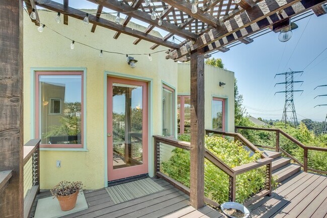 816 Everett Ave Oakland, CA 94602 photo 3