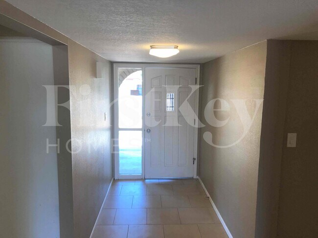 4507 W Aster Dr Glendale, AZ 85304 photo 2