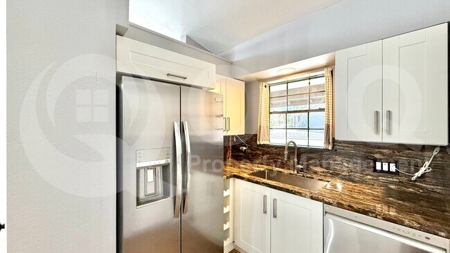 1636 E Paradise Ln Phoenix, AZ 85022 photo 5