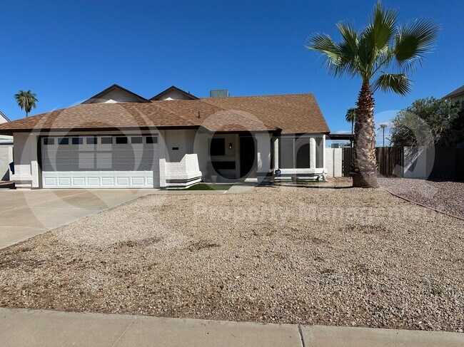 1636 E Paradise Ln Phoenix, AZ 85022 photo 3