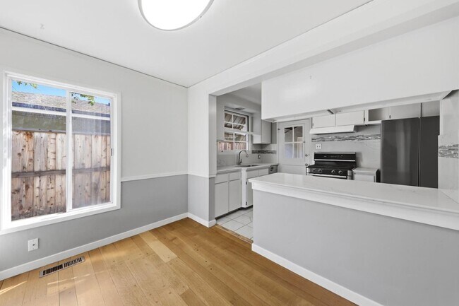 1955 Brittan Ave San Carlos, CA 94070 photo 5