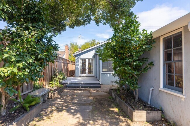 1955 Brittan Ave San Carlos, CA 94070 photo 3
