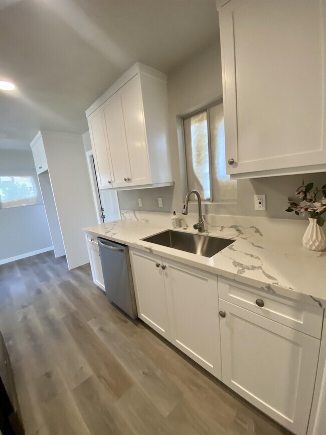8821 Greenbrook Way Santee, CA 92071 photo 3