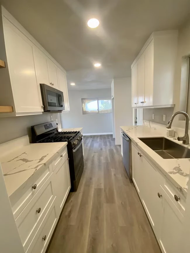 8821 Greenbrook Way Santee, CA 92071 photo 2
