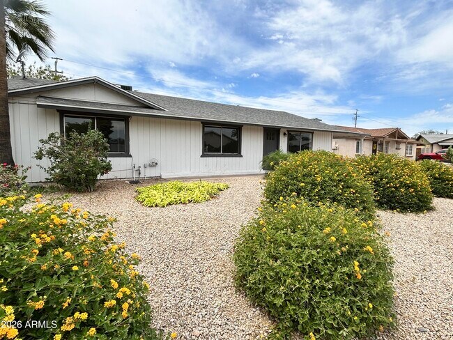 14010 N 40th Pl Phoenix, AZ 85032 photo 2