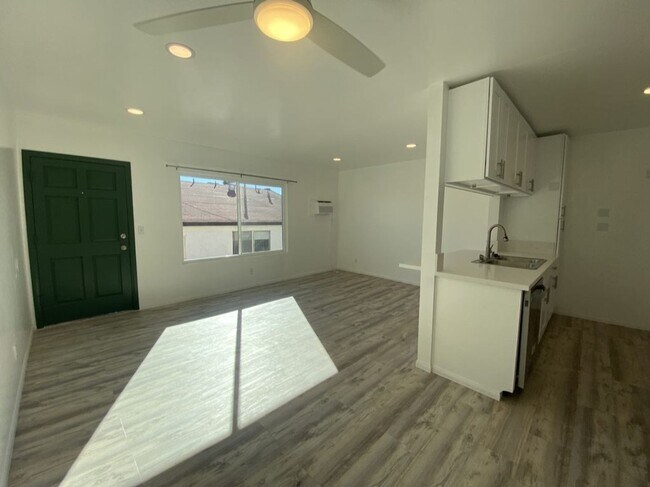 4085 48th St San Diego, CA 92105 photo 2