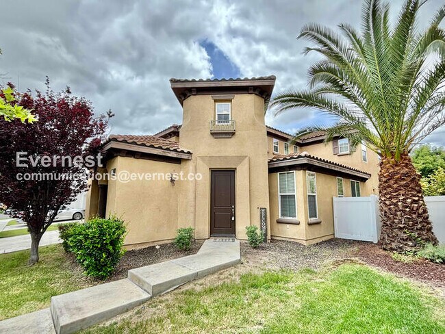 40495 Charleston St Temecula, CA 92591 photo 2