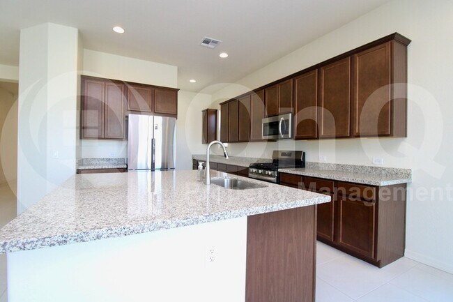 22646 E Lawndale Pl Queen Creek, AZ 85142 photo 4