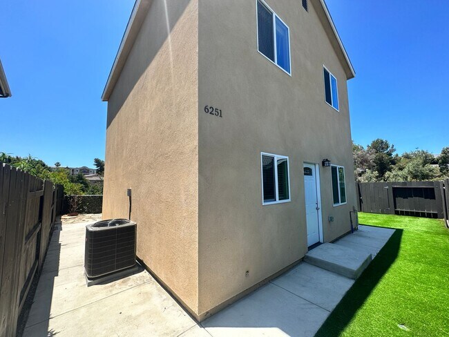 6251 Adobe Dr San Diego, CA 92115 photo 2
