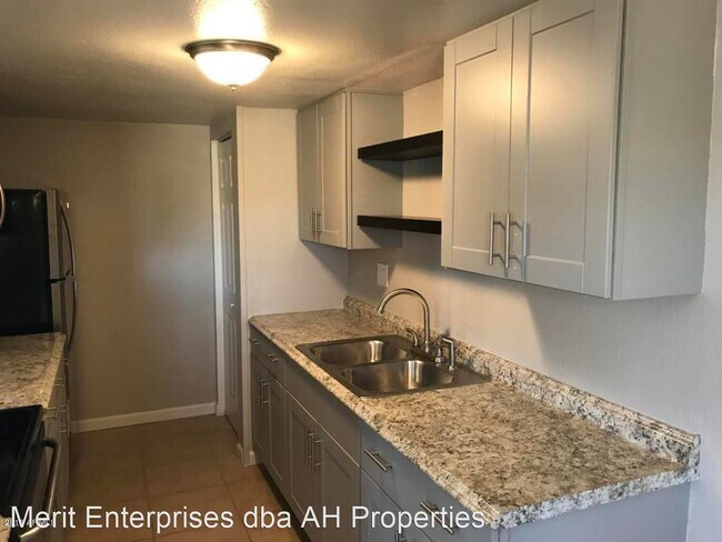 4626 E Wood St Phoenix, AZ 85040 photo 3