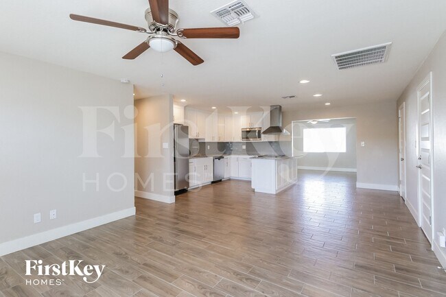 3412 E Claire Dr Phoenix, AZ 85032 photo 3