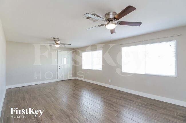 3412 E Claire Dr Phoenix, AZ 85032 photo 4