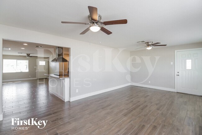 3412 E Claire Dr Phoenix, AZ 85032 photo 5