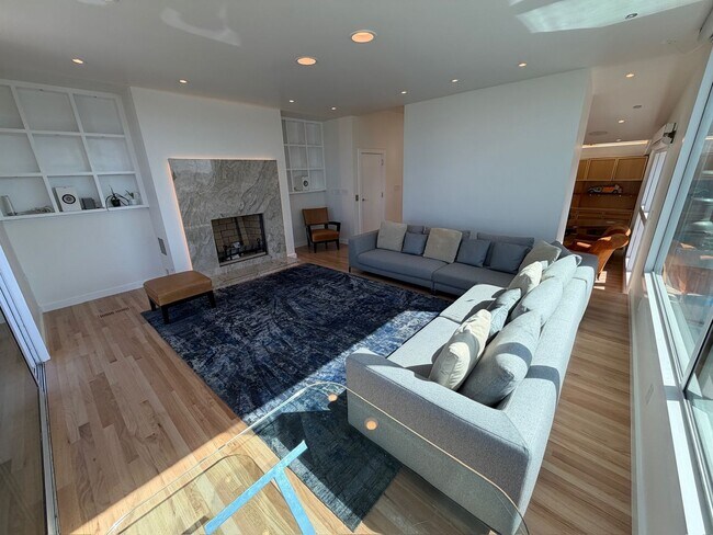 Iconic Russian Hill Luxury: Fully Remodeled 6-Level Home with Sweeping Bay Views photo 3