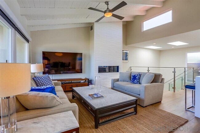 429 S Sierra Ave Solana Beach, CA 92075 photo 4