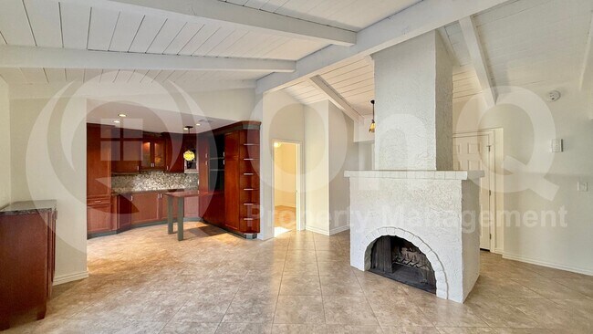8738 E Via De La Luna Scottsdale, AZ 85258 photo 3