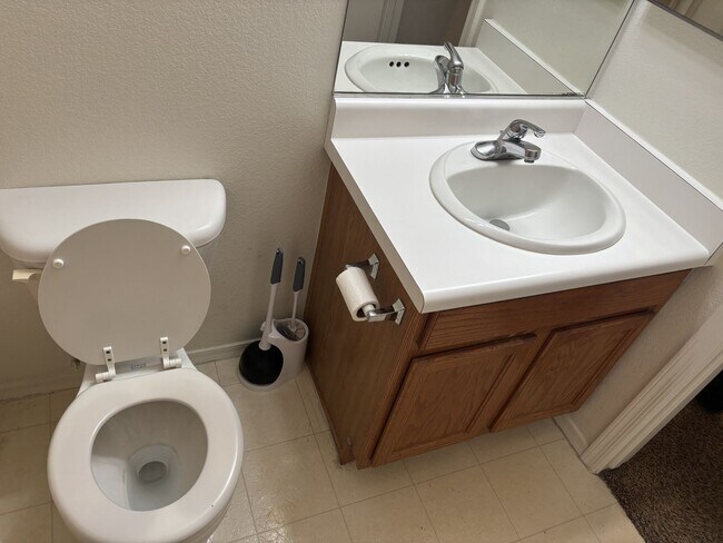 10626 W Poinsettia Dr Avondale, AZ 85392 photo 5