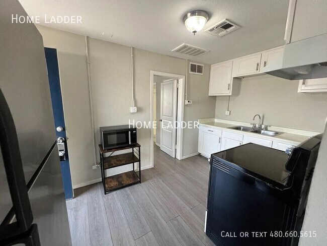 927 S 35th Ave Phoenix, AZ 85009 photo 2