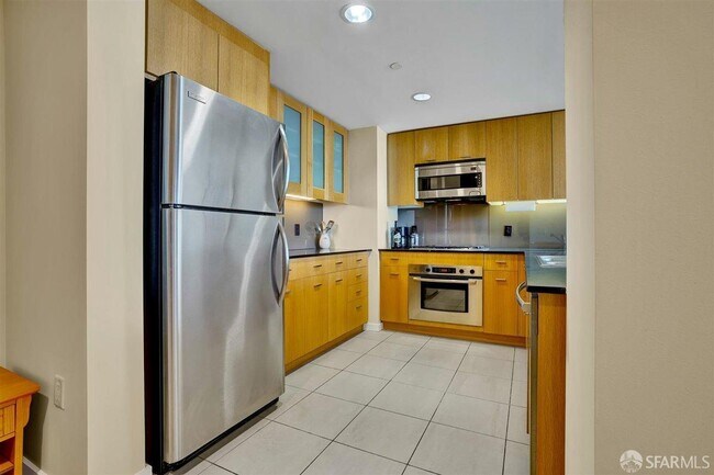 333 1st St unit # N1607 photo 4