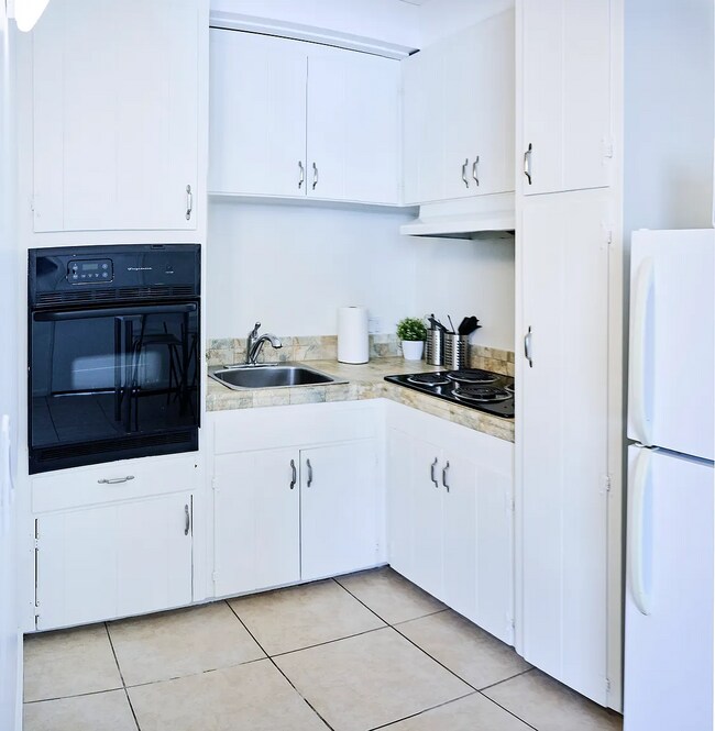 1112 S Myers St Oceanside, CA 92054 photo 4