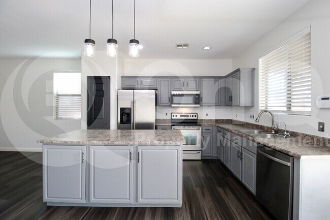 15447 W Poinsettia Dr Surprise, AZ 85379 photo 4