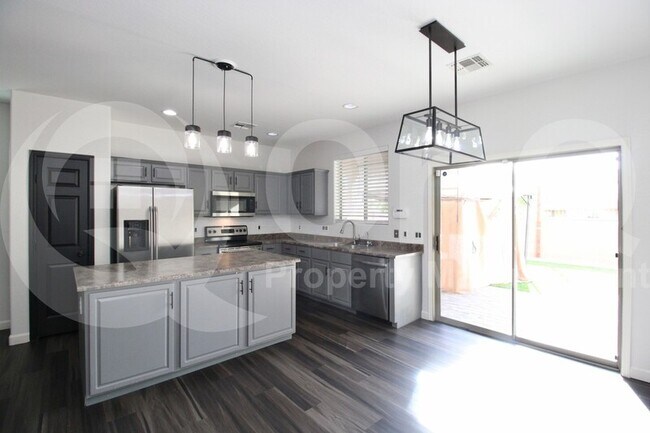 15447 W Poinsettia Dr Surprise, AZ 85379 photo 5