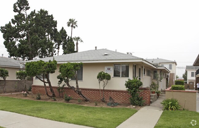 Polk Avenue Apartments photo 4