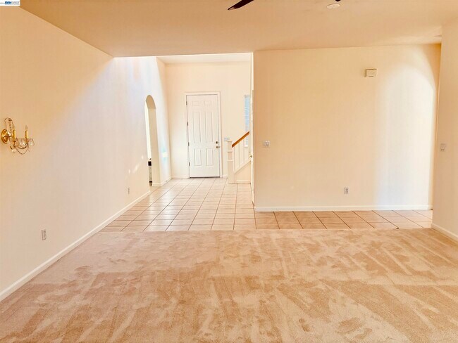 2126 Shenandoah St Tracy, CA 95377 photo 4
