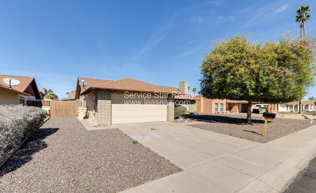 4610 W Laurie Ln Glendale, AZ 85302 photo 4