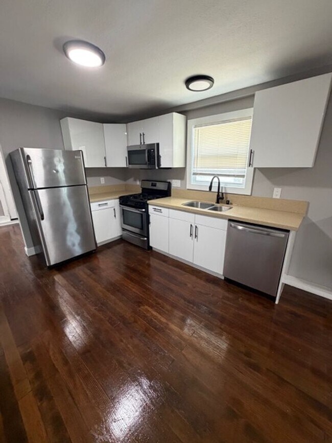 3213-3217 Market St Oakland, CA 94608 photo 3
