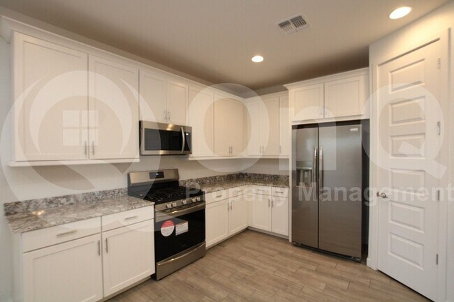 2630 W Hidalgo Ave Phoenix, AZ 85041 photo 2