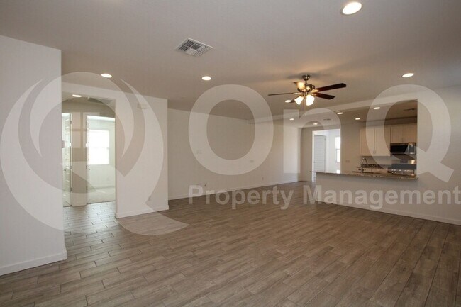 2630 W Hidalgo Ave Phoenix, AZ 85041 photo 4