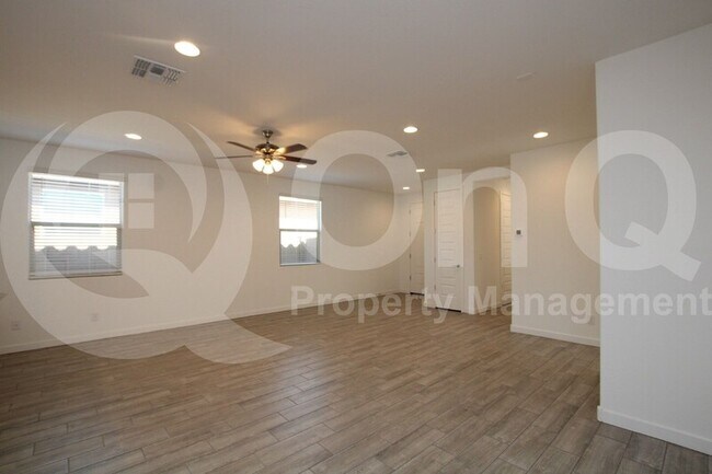 2630 W Hidalgo Ave Phoenix, AZ 85041 photo 5