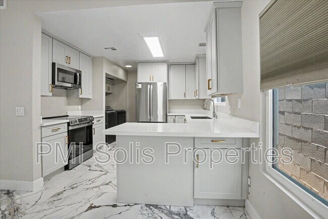 1510 E Taro Ln Phoenix, AZ 85024 photo 4
