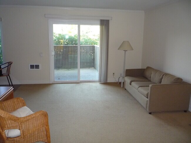 8581 Villa La Jolla Dr San Diego, CA 92037 photo 5