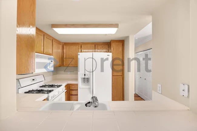 Unit 22 photo 5