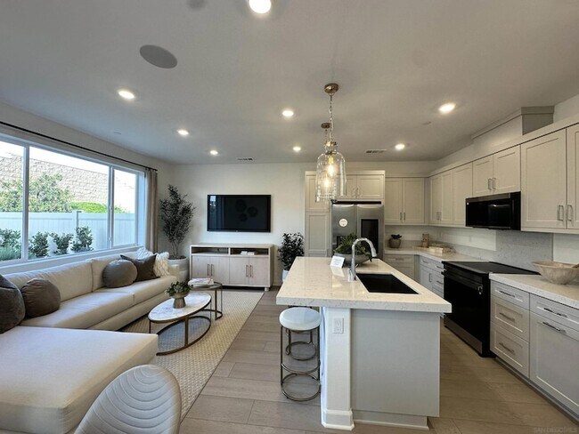 2186 Tributary Dr Chula Vista, CA 91913