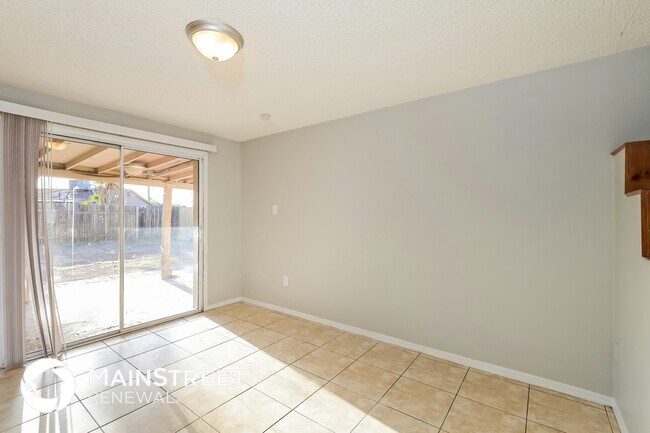 4302 N 73rd Ave Phoenix, AZ 85033 photo 5
