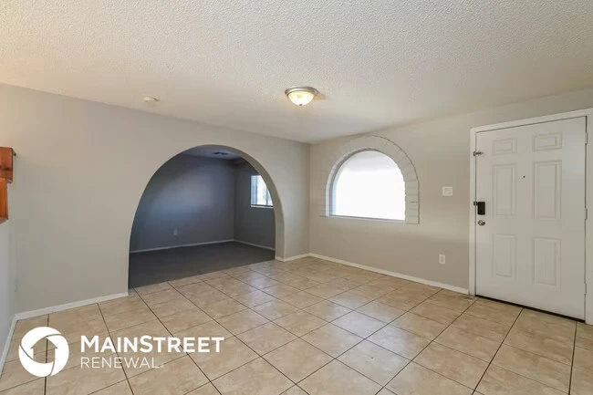 4302 N 73rd Ave Phoenix, AZ 85033 photo 4