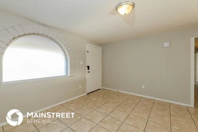 4302 N 73rd Ave Phoenix, AZ 85033 photo 3