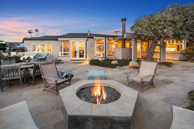 100 10th St Del Mar, CA 92014 photo 4