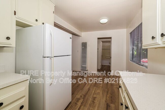 1625 Slater St Santa Rosa, CA 95404 photo 5