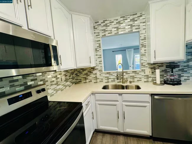419 Pomona Ave Vallejo, CA 94589 photo 4